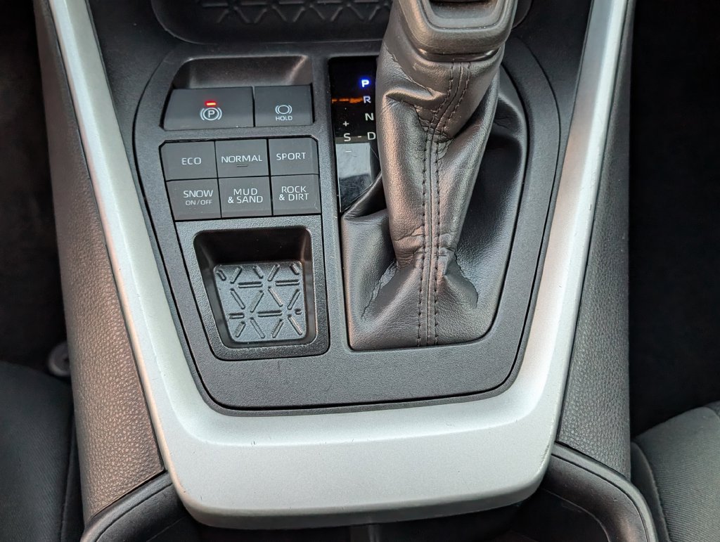 Used 2025 Toyota RAV4 XLE w/ Weather Package AWD/4WD image 9