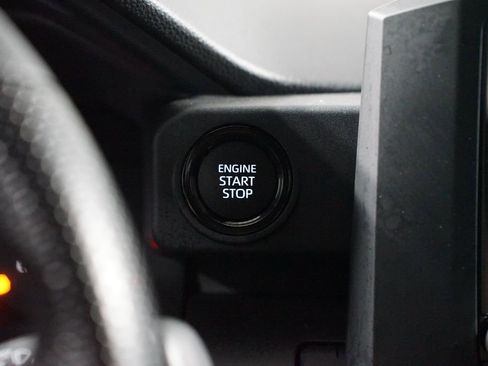 Certified 2025 Toyota Tacoma SR image 17