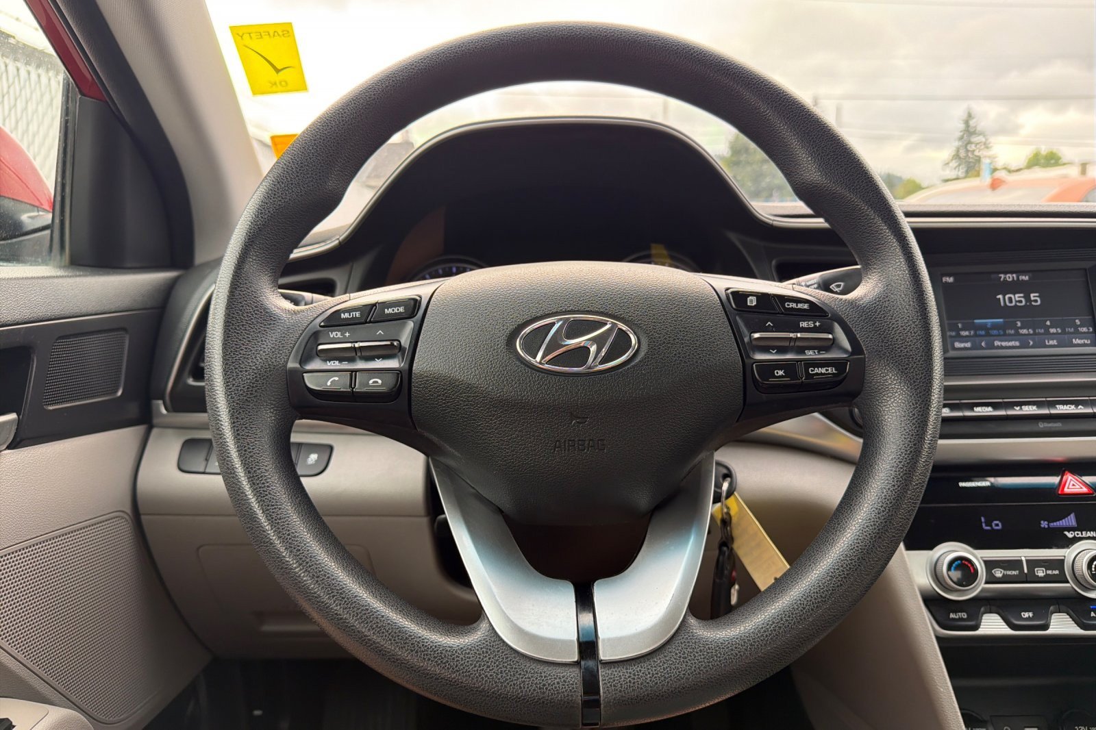 Used 2020 Hyundai Elantra SE FWD image 18