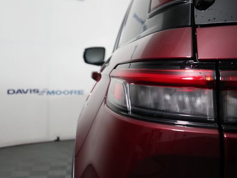 Used 2025 Jeep Grand Cherokee Altitude image 10