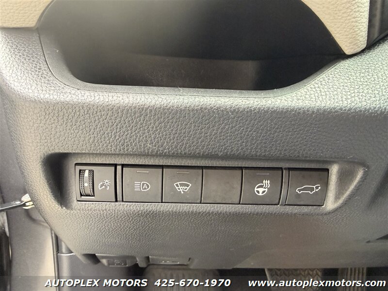 Used 2020 Toyota RAV4 XLE w/ Convenience Package AWD/4WD image 9