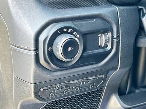 Used 2025 Jeep Wrangler Unlimited Rubicon image 10