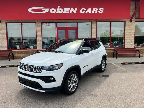 Used 2025 Jeep Compass Limited AWD/4WD image 1