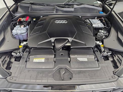 Used 2023 Audi Q8 Prestige image 10