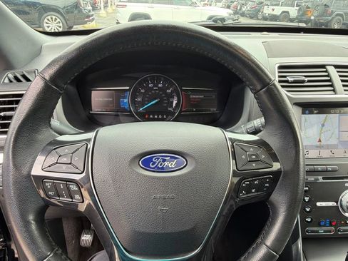 Used 2018 Ford Explorer Limited w/ Equipment Group 301A AWD/4WD image 25