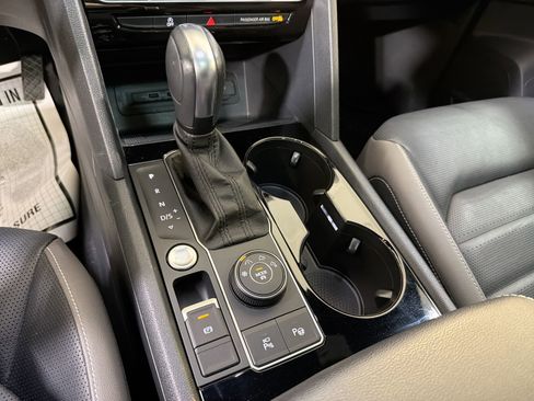 Used 2020 Volkswagen Atlas Cross Sport SEL Premium image 21