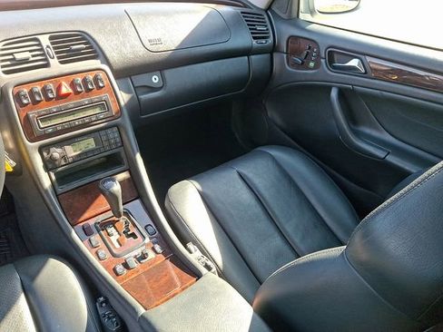 Used 1999 Mercedes-Benz CLK 320 Cabriolet image 16