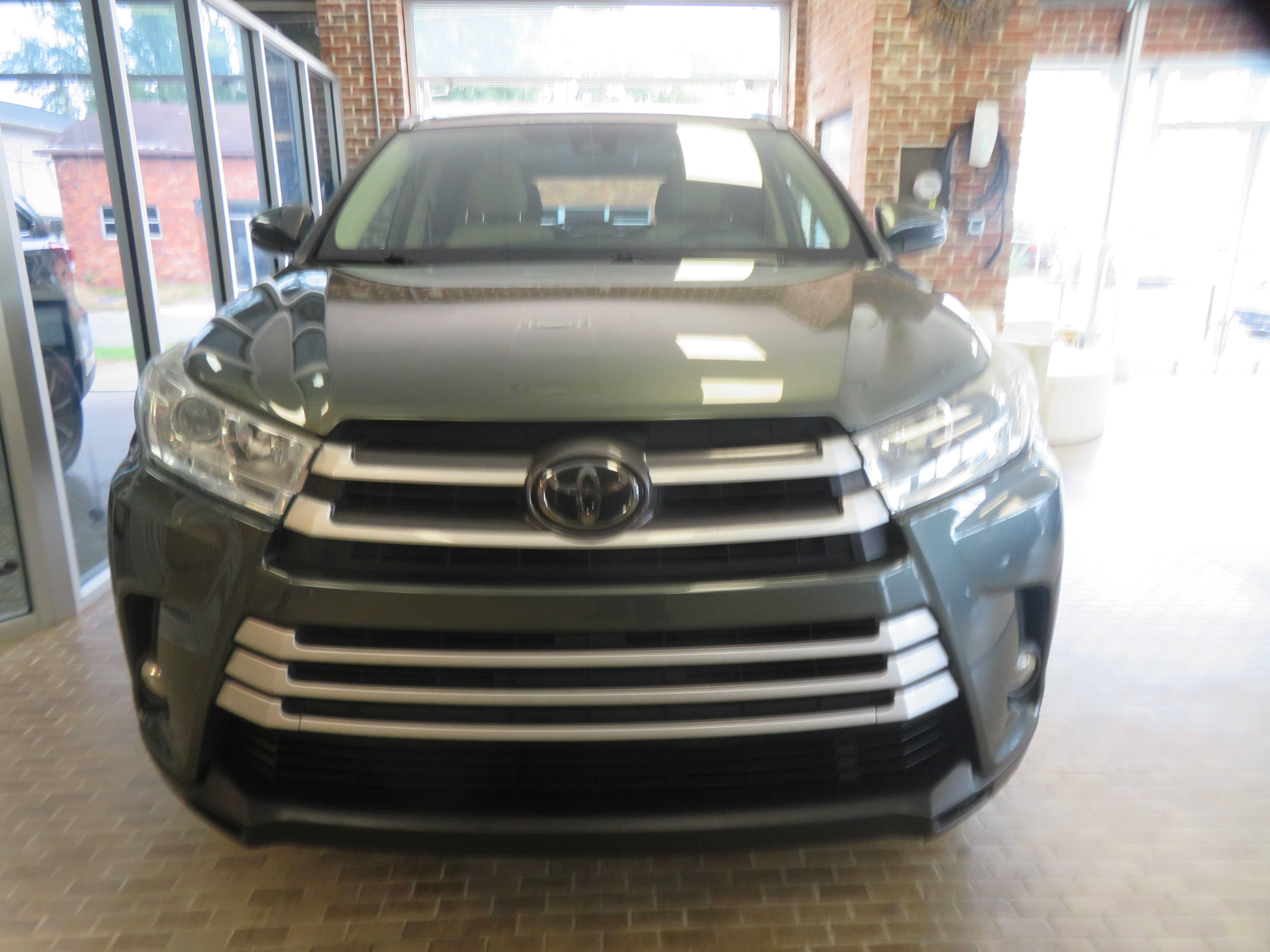 Used 2019 Toyota Highlander XLE FWD image 68