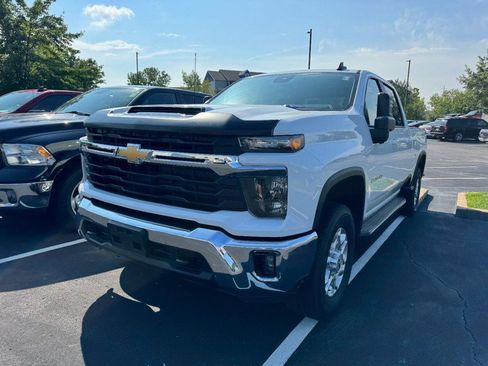 Used 2024 Chevrolet Silverado 2500 LT w/ All Star Edition AWD/4WD image 2