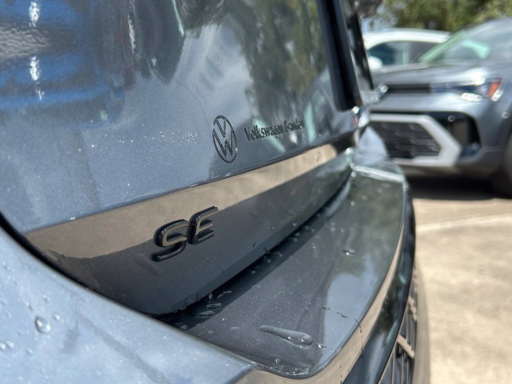 New 2026 Volkswagen Tiguan SE R-Line FWD image 46