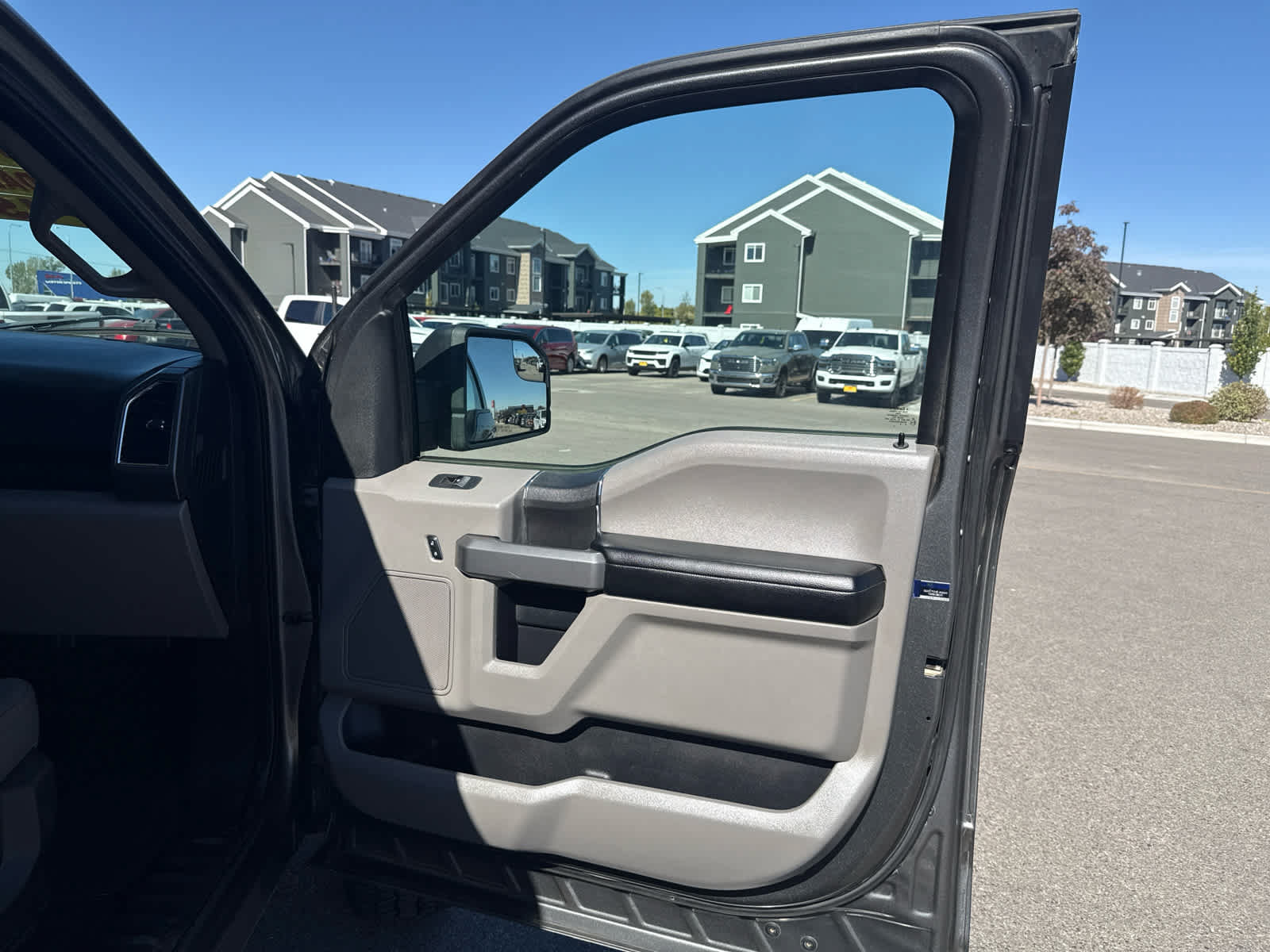 Used 2016 Ford F150 XLT AWD/4WD image 13