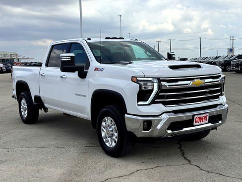 Used 2025 Chevrolet Silverado 3500 LTZ w/ LTZ Convenience Package image 5
