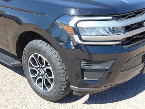Used 2024 Ford Expedition Max XLT AWD/4WD image 2