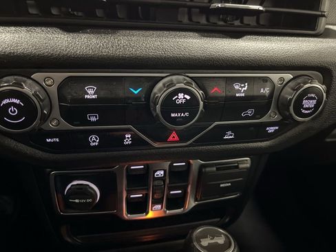 Used 2024 Jeep Wrangler Sport S image 16