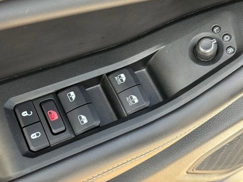 Used 2024 Jeep Grand Cherokee Altitude AWD/4WD image 19