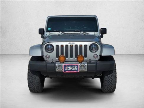 Used 2018 Jeep Wrangler Unlimited Sahara image 2