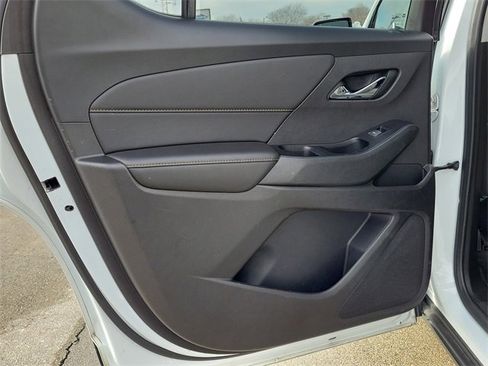 Used 2020 Chevrolet Traverse LT image 12