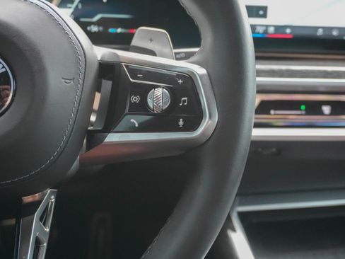 Certified 2023 BMW 760i xDrive w/ Luxury Rear Seating Package image 16