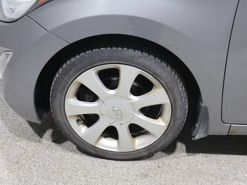 Used 2014 Hyundai Elantra Limited w/ Option Group 03 FWD image 7