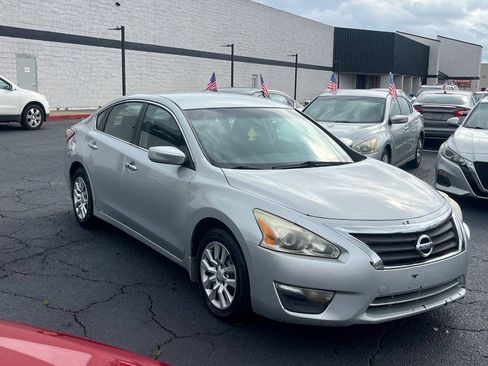 Used 2013 Nissan Altima 2.5 S FWD image 3