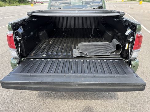 Used 2021 Toyota Tacoma TRD Off-Road w/ Technology Package AWD/4WD image 30