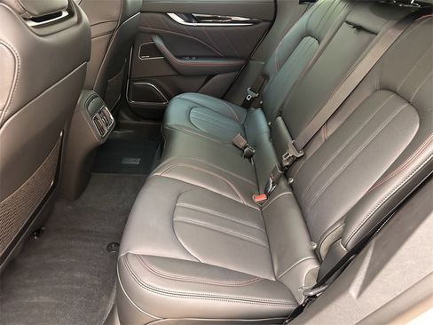 Used 2024 Maserati Levante GT Ultima image 23