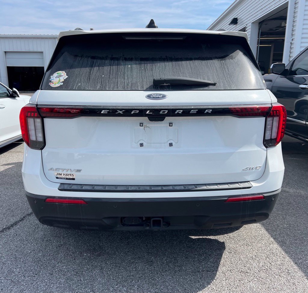 Used 2026 Ford Explorer Active AWD/4WD image 5