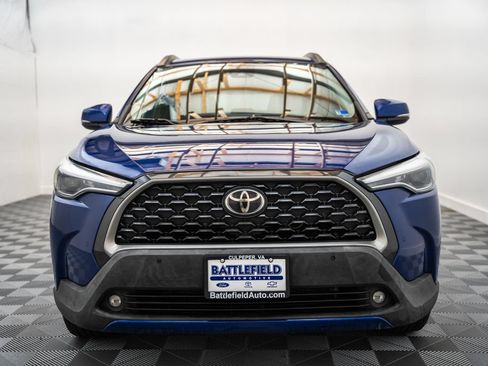 Used 2022 Toyota Corolla Cross XLE w/ Convenience Package AWD/4WD image 2