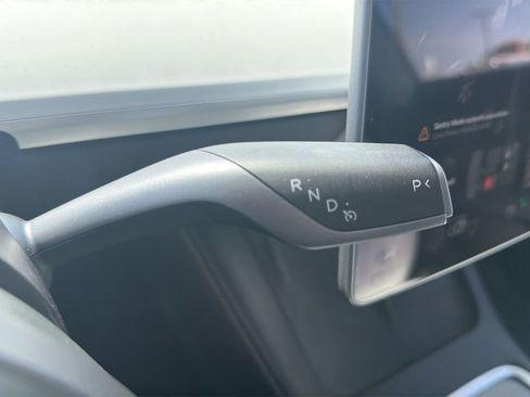 Used 2024 Tesla Model Y Long Range RWD image 22