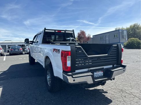 Used 2017 Ford F350 Lariat image 7