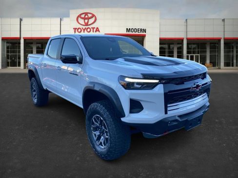 Used 2024 Chevrolet Colorado ZR2 w/ Technology Package image 3