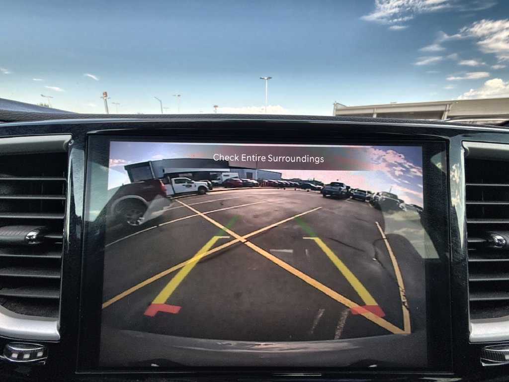 Used 2025 Chrysler Pacifica Select FWD image 20