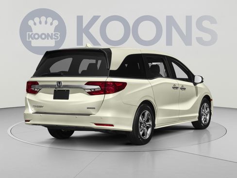 Used 2018 Honda Odyssey Touring image 2