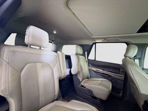 Used 2019 Ford Expedition Limited w/ Equipment Group 302A AWD/4WD image 32