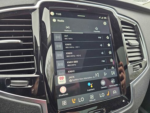 Used 2025 Volvo XC90 B6 Plus w/ Protection Package Premier image 35