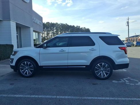 Used 2017 Ford Explorer Platinum image 5