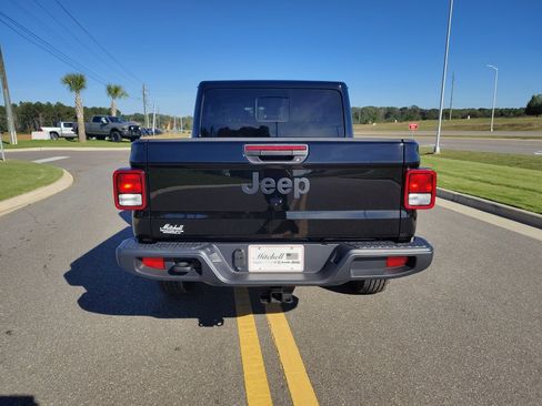 New 2025 Jeep Gladiator Sport w/ Premium Package image 7