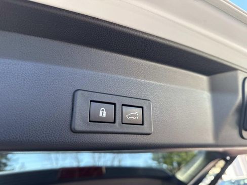 Used 2023 Subaru Ascent Limited w/ Technology Package image 8