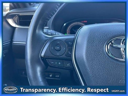 Used 2023 Toyota Venza Limited image 22