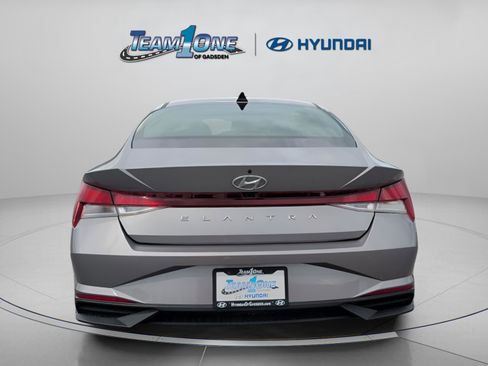 Used 2023 Hyundai Elantra SEL w/ Preferred Accessory Package FWD image 7