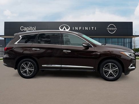 Used 2019 INFINITI QX60 Luxe w/ Essential Package image 4