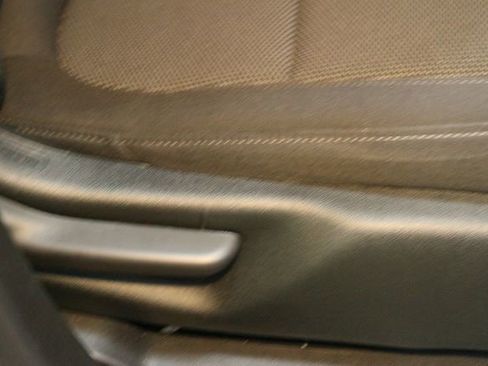 Used 2023 Chevrolet Traverse LT image 12