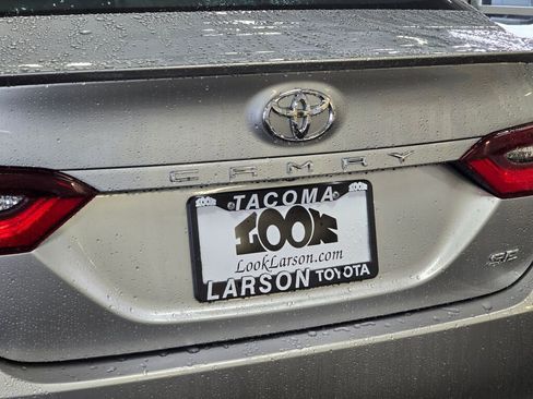 Used 2024 Toyota Camry SE image 14