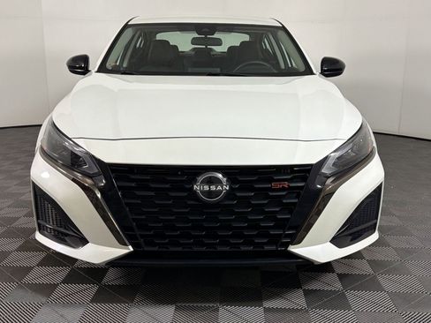 Used 2024 Nissan Altima 2.5 SR FWD image 5