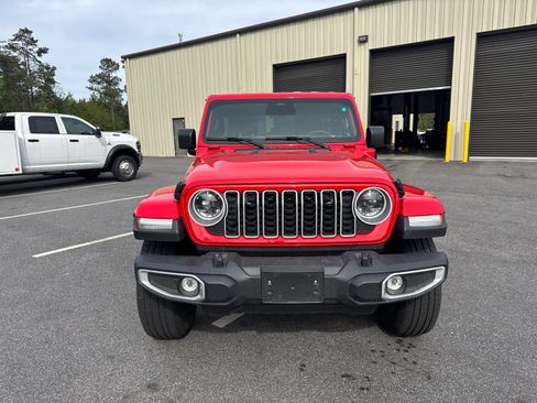 Used 2025 Jeep Wrangler Unlimited Sahara w/ Safety Group AWD/4WD image 4