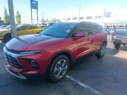Used 2023 Chevrolet Blazer LT w/ Convenience Package FWD image 4