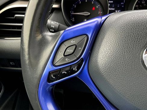 Used 2019 Toyota C-HR XLE image 10