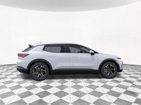 New 2026 Chevrolet Equinox EV LT image 11