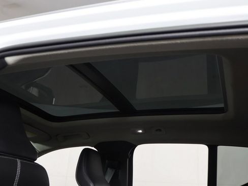 Used 2023 Volvo XC40 B5 Plus w/ Protection Package Premier AWD/4WD image 19