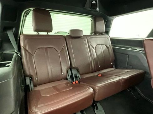 Used 2024 Ford Expedition Limited AWD/4WD image 8